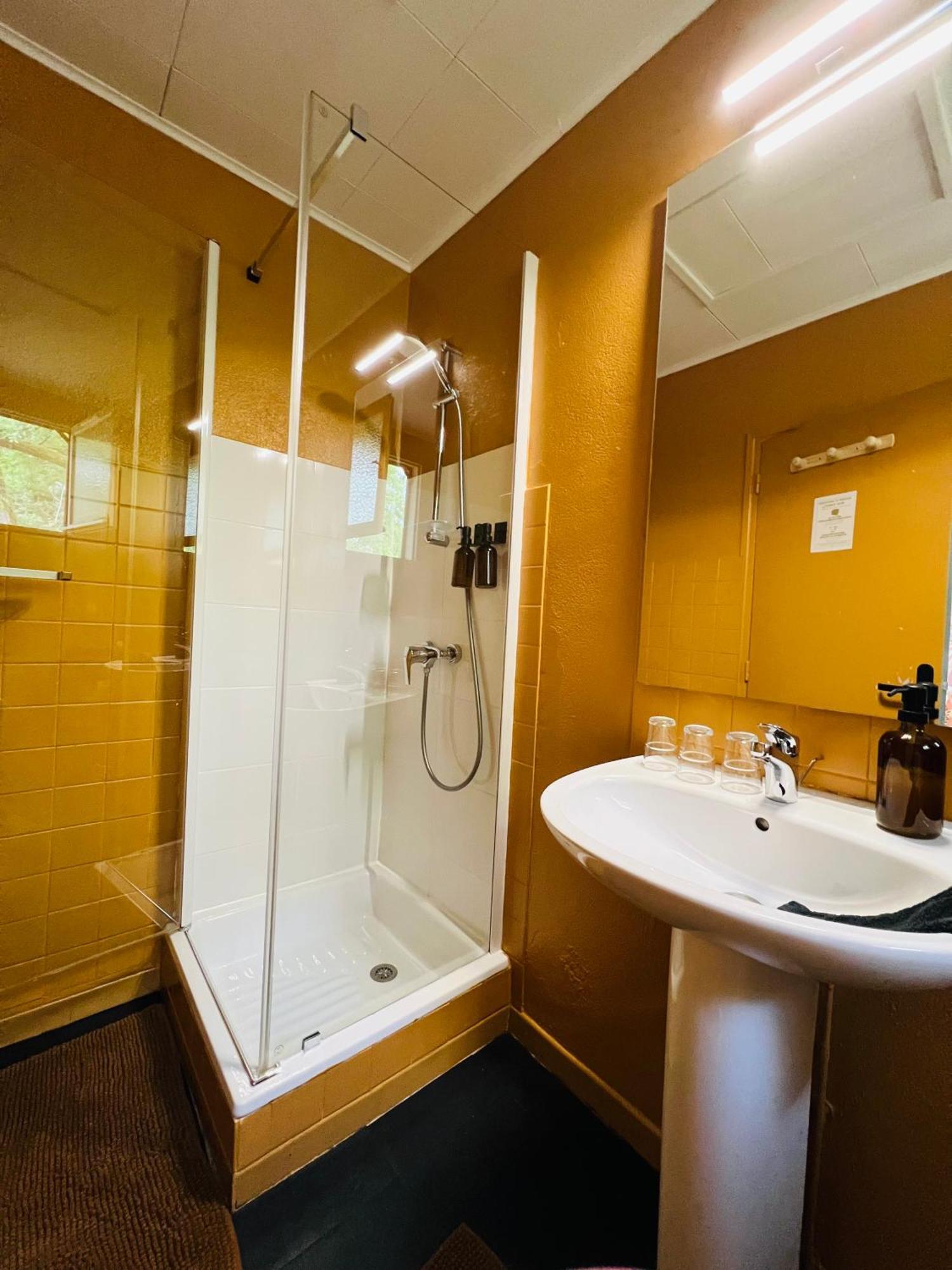 Les Broussailles Hotel 3*