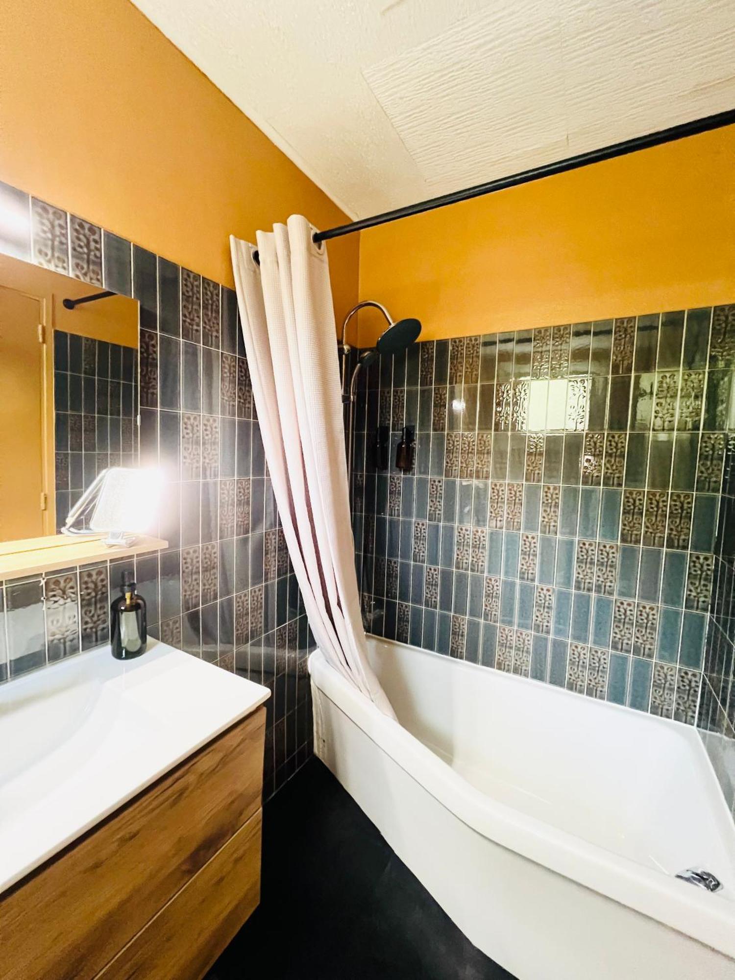 Hotel Les Broussailles 3*